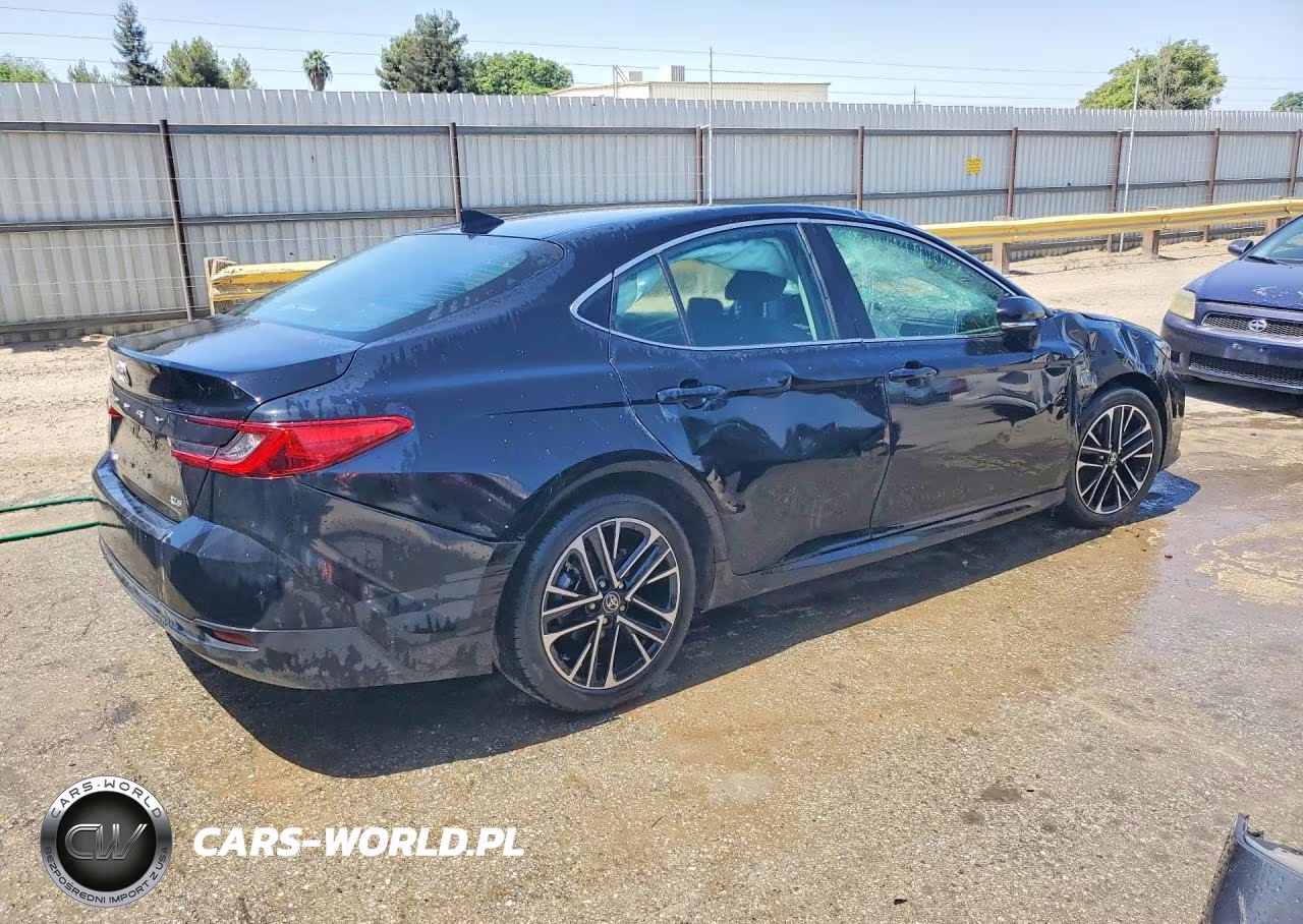 2025 Toyota Camry Xle VIN:4T1DAACK0SU194604 - 3