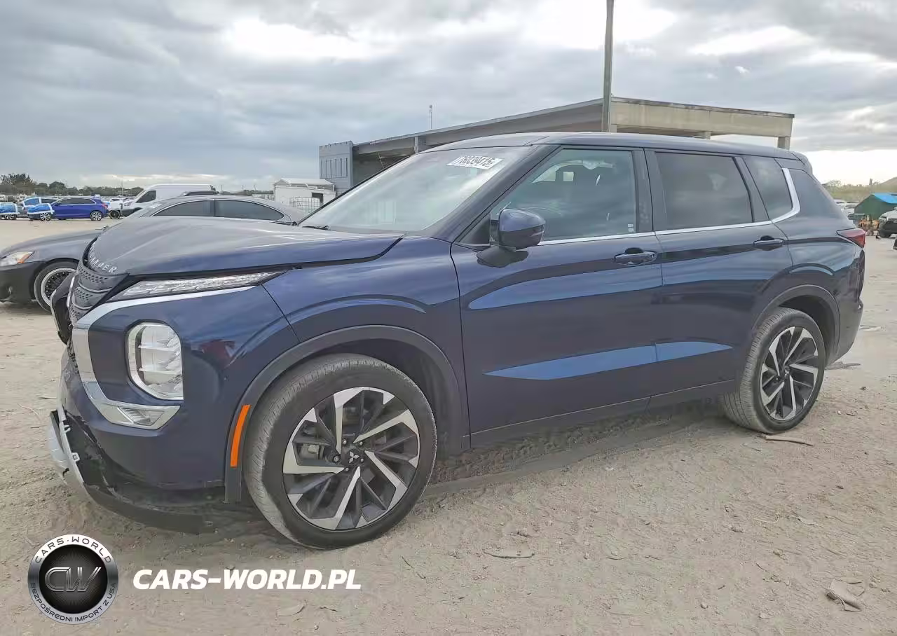 2024 Mitsubishi Outlander Se