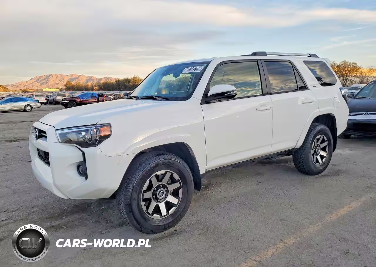 2023 Toyota 4Runner Se