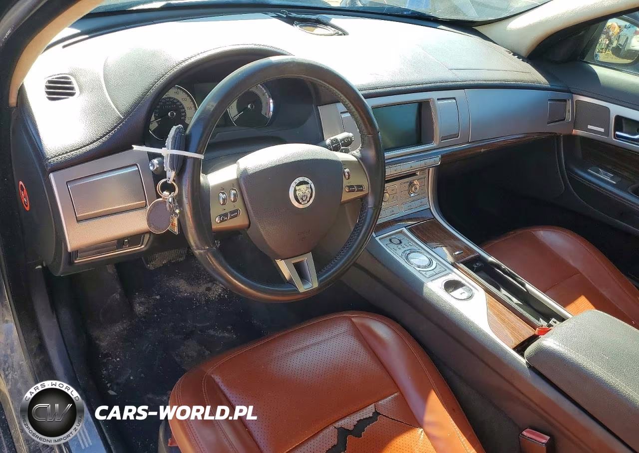 2010 Jaguar Xf Premium VIN:SAJWA0GB7ALR73604 - 8