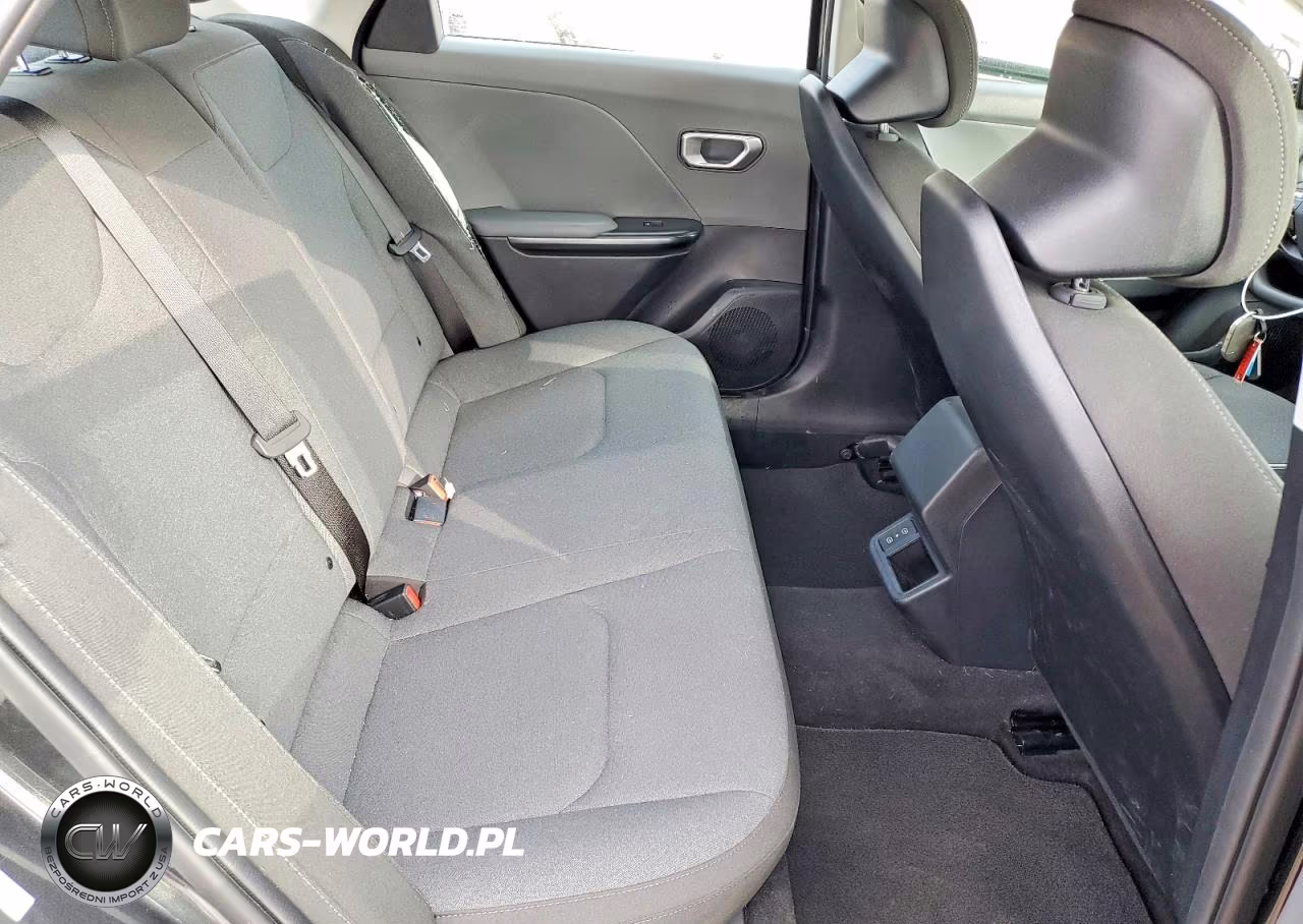 2025 Kia K4 Lx VIN:3KPFT4DE4SE200064 - 10