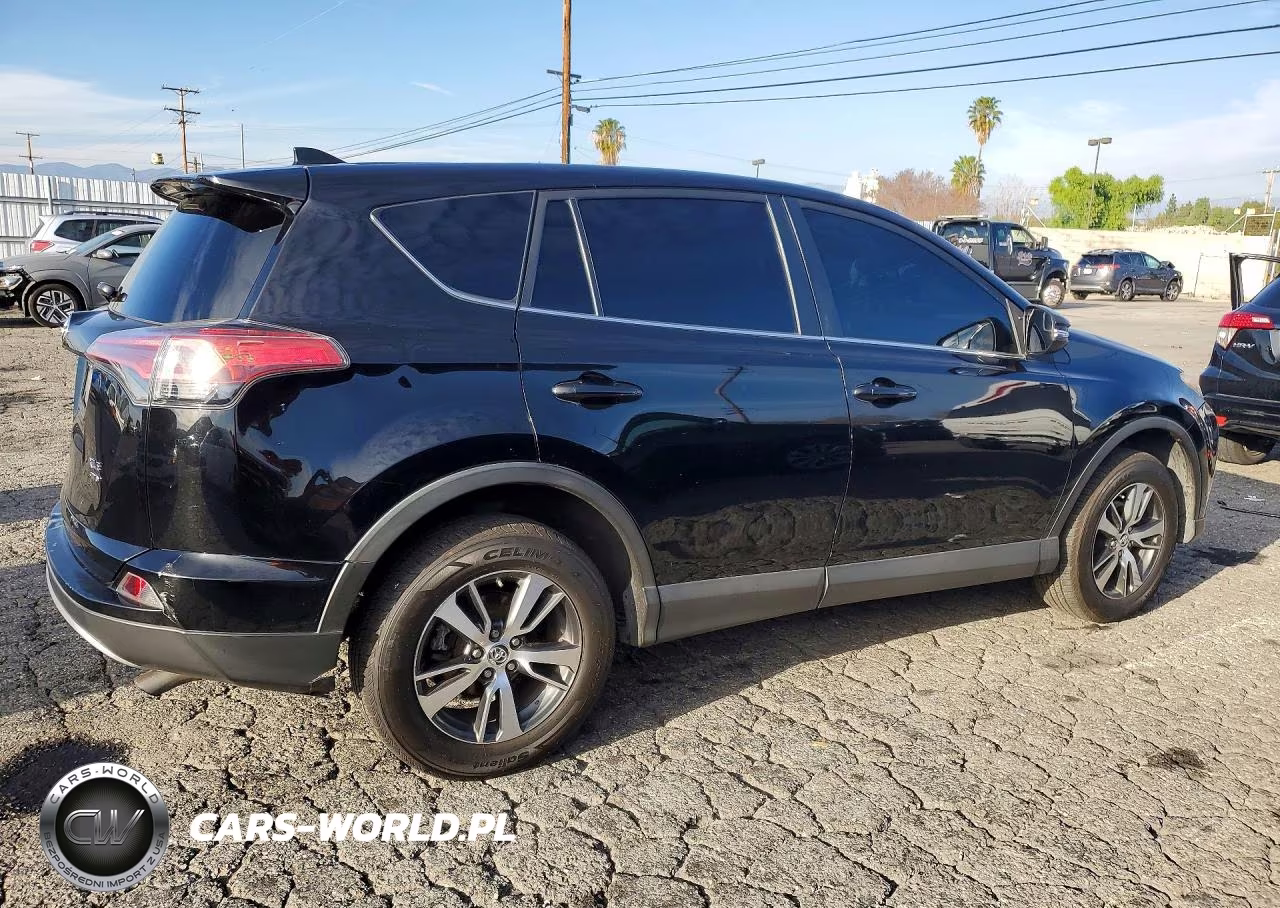 2018 Toyota Rav4 Adventure VIN:2T3RFREV6JW816416 - 3