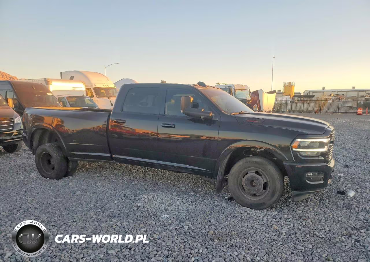 2022 Ram 3500 Laramie VIN:3C63RRJL5NG101979 - 4