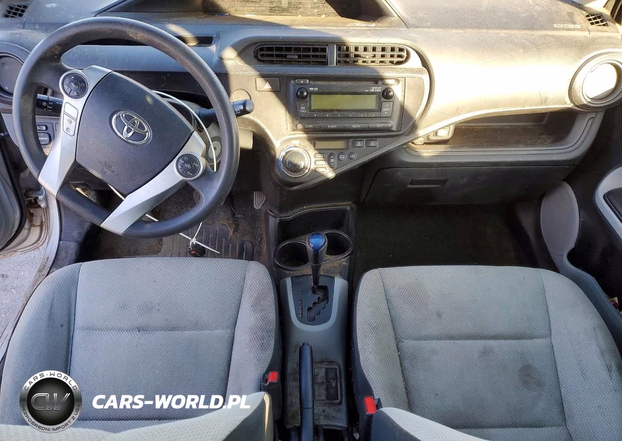 2014 Toyota Prius C VIN:JTDKDTB39E1566438 - 8