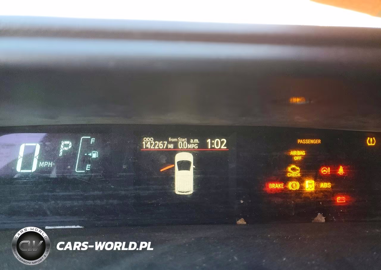 2014 Toyota Prius C VIN:JTDKDTB39E1566438 - 9