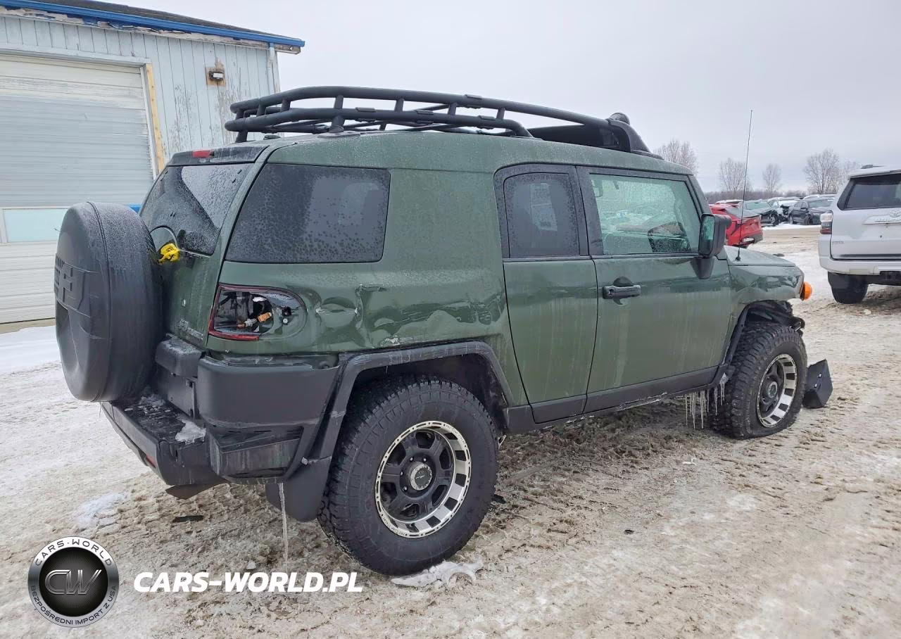 2011 Toyota Fj Cruiser VIN:JTEBU4BF1BK105445 - 3