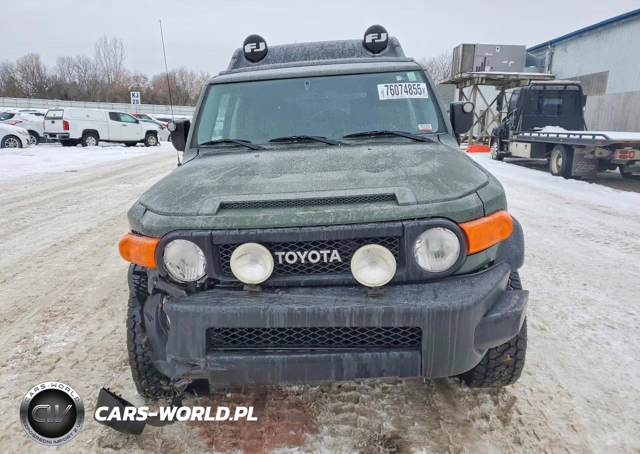 2011 Toyota Fj Cruiser VIN:JTEBU4BF1BK105445 - 5