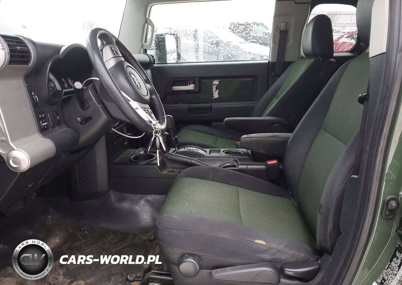 2011 Toyota Fj Cruiser VIN:JTEBU4BF1BK105445 - 7