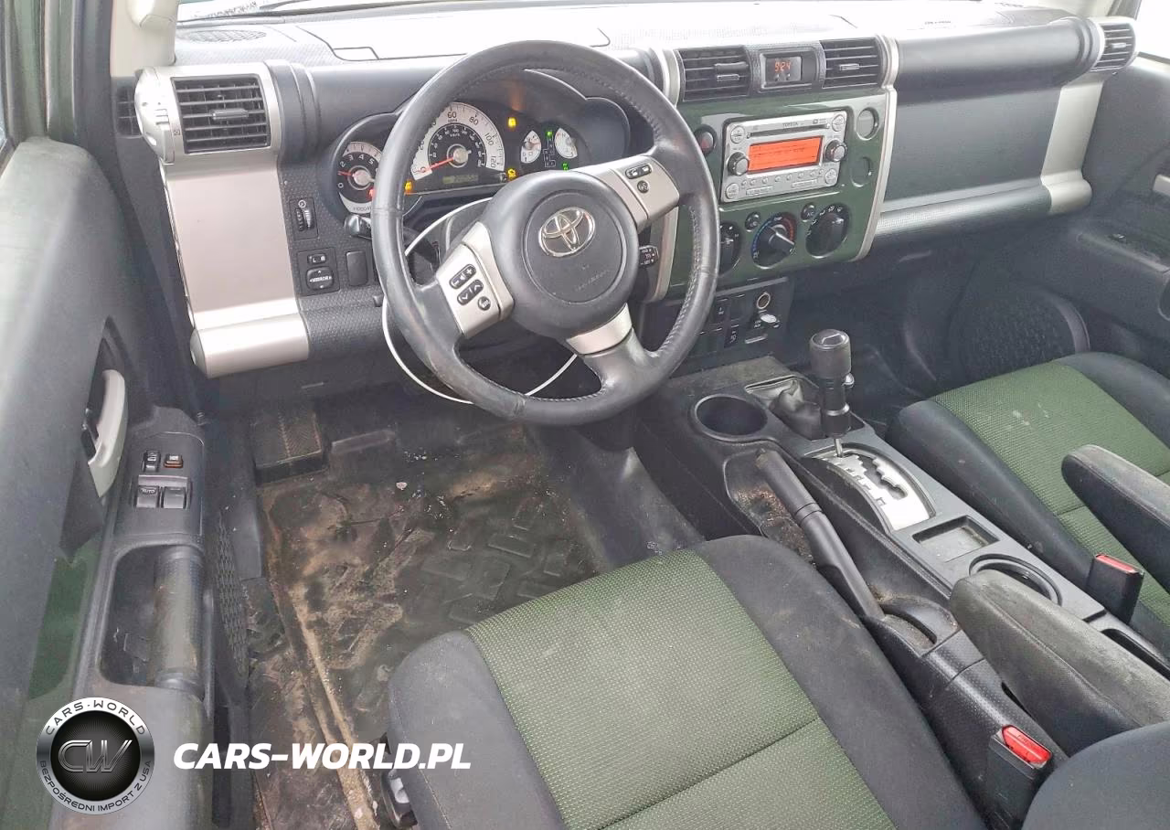 2011 Toyota Fj Cruiser VIN:JTEBU4BF1BK105445 - 8