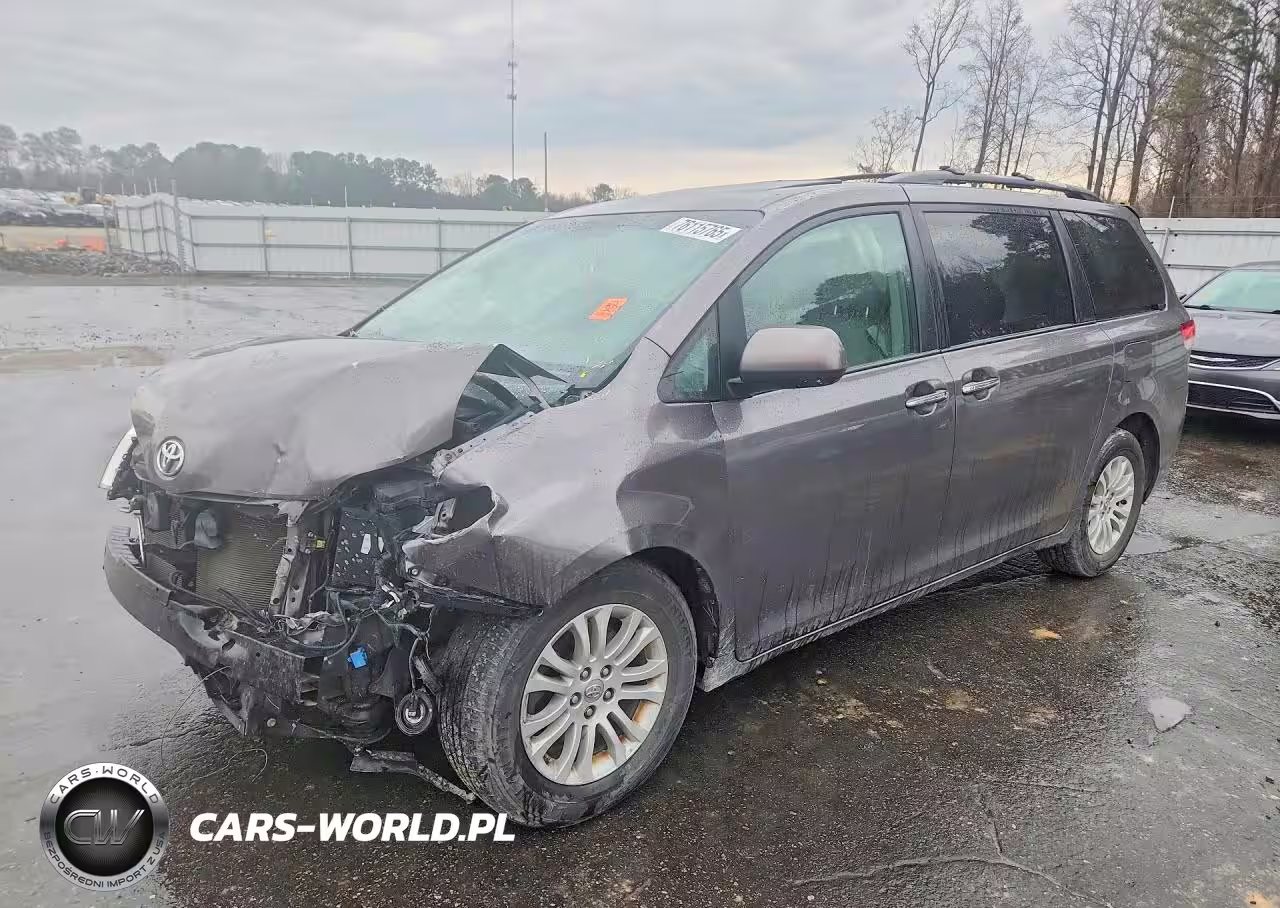 2014 Toyota Sienna Xle