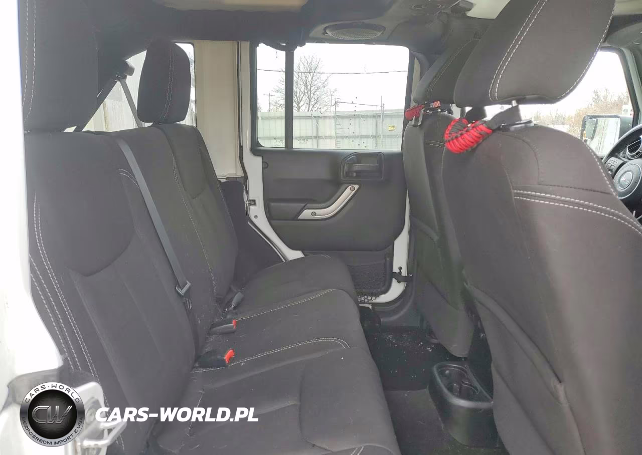 2014 Jeep Wrangler Unlimited Sahara VIN:1C4BJWEG6EL127114 - 11