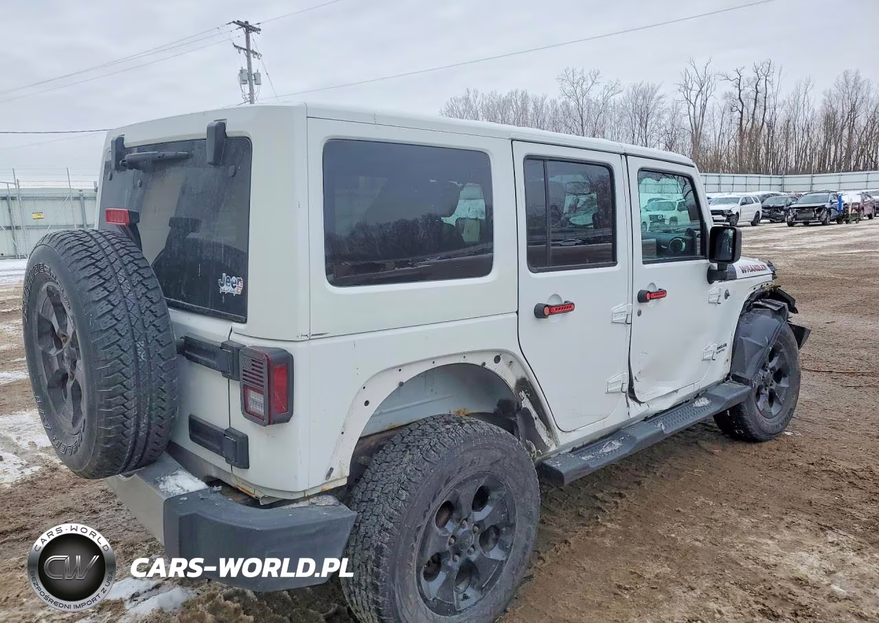 2014 Jeep Wrangler Unlimited Sahara VIN:1C4BJWEG6EL127114 - 3