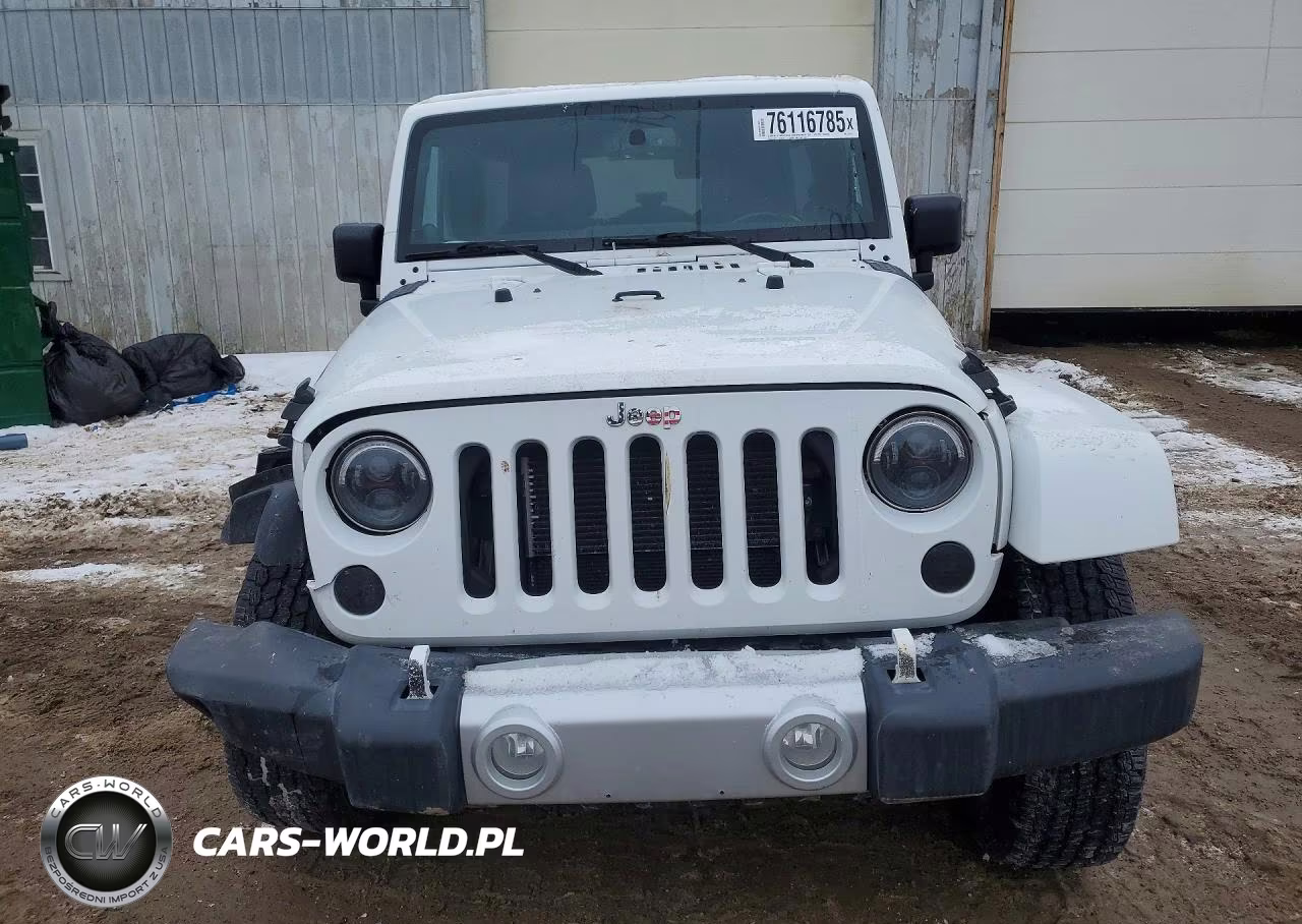 2014 Jeep Wrangler Unlimited Sahara VIN:1C4BJWEG6EL127114 - 5