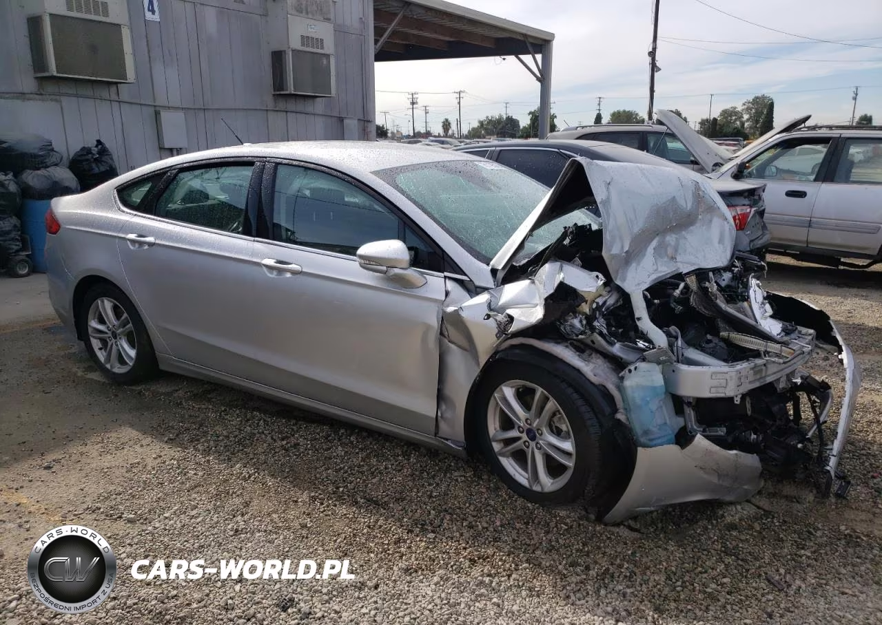 2018 Ford Fusion Se VIN:3FA6P0H78JR242596 - 4