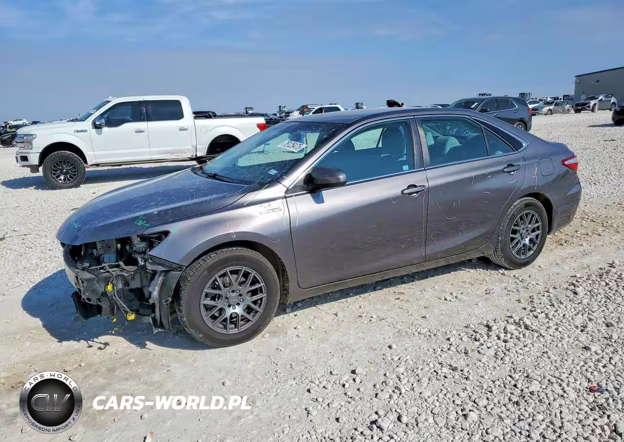 2016 Toyota Camry Hybrid Le