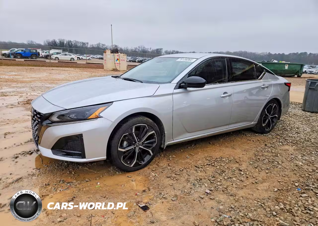 2023 Nissan Altima Sr – zdjęcie 1 z 12