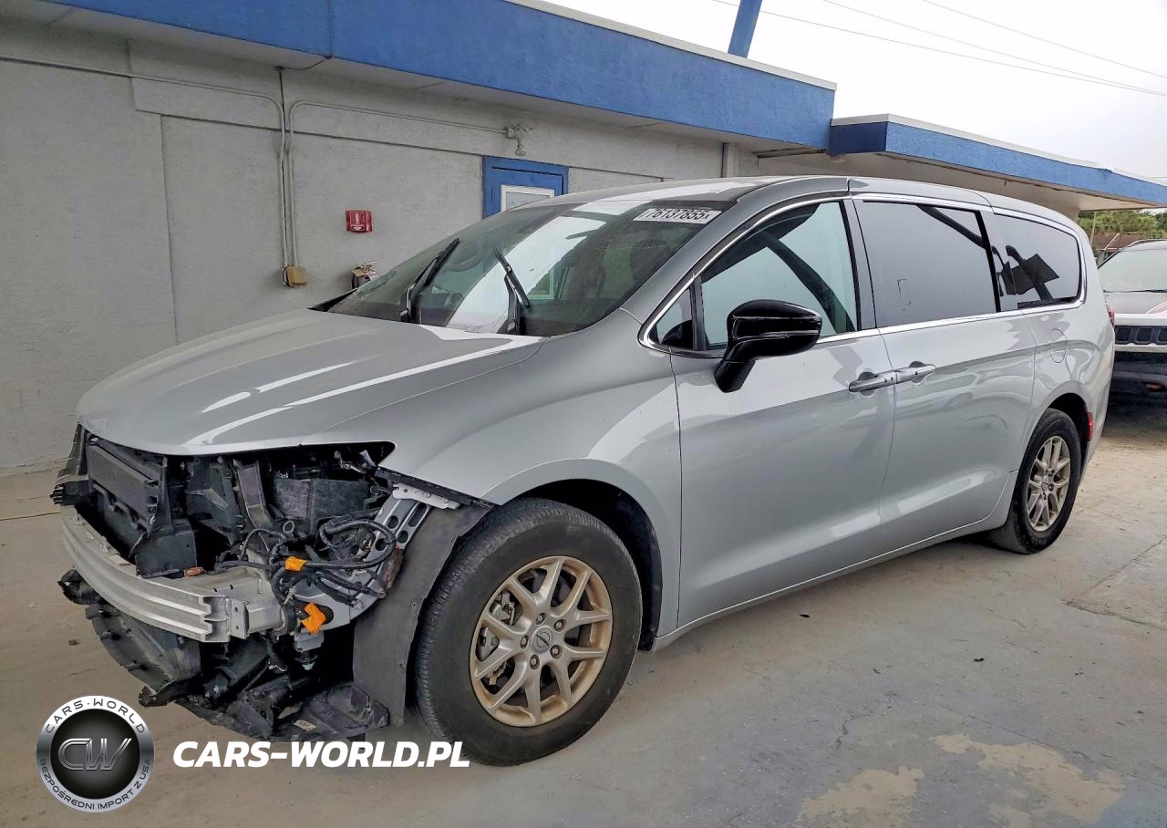 2024 Chrysler Pacifica Touring L