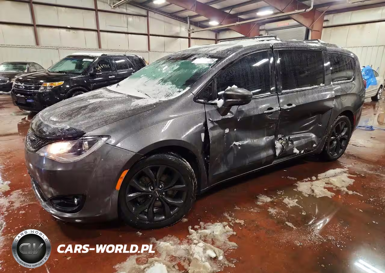 2018 Chrysler Pacifica Touring L Plus
