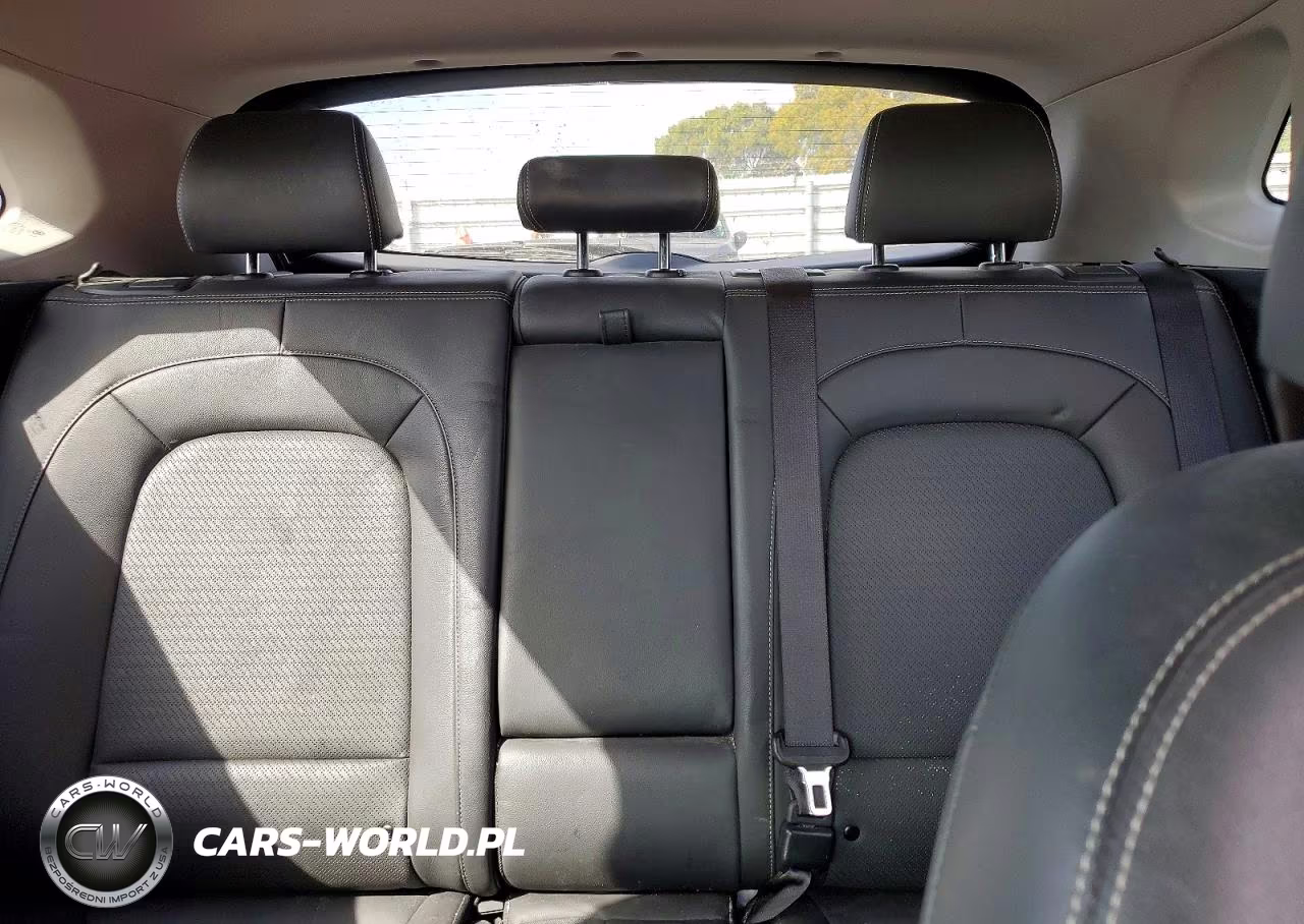 2019 Hyundai Kona Limited VIN:KM8K33A54KU228439 - 10