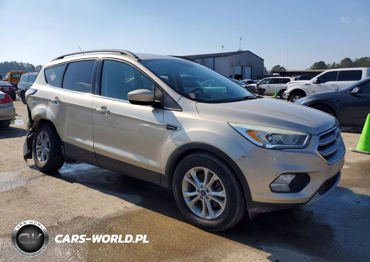 2017 Ford Escape Se VIN:1FMCU9GD3HUC30839 - 4