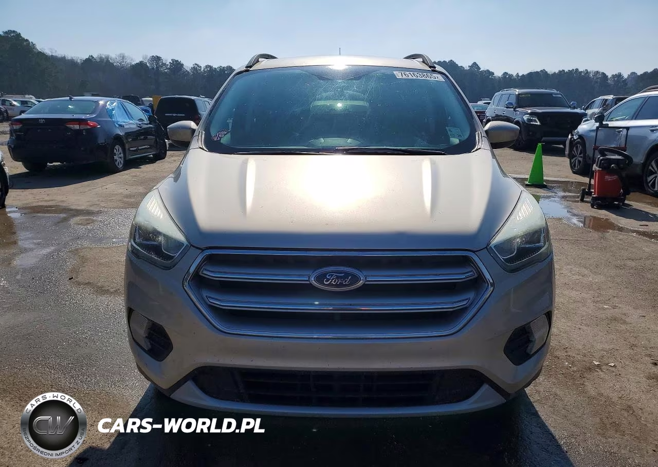 2017 Ford Escape Se VIN:1FMCU9GD3HUC30839 - 5
