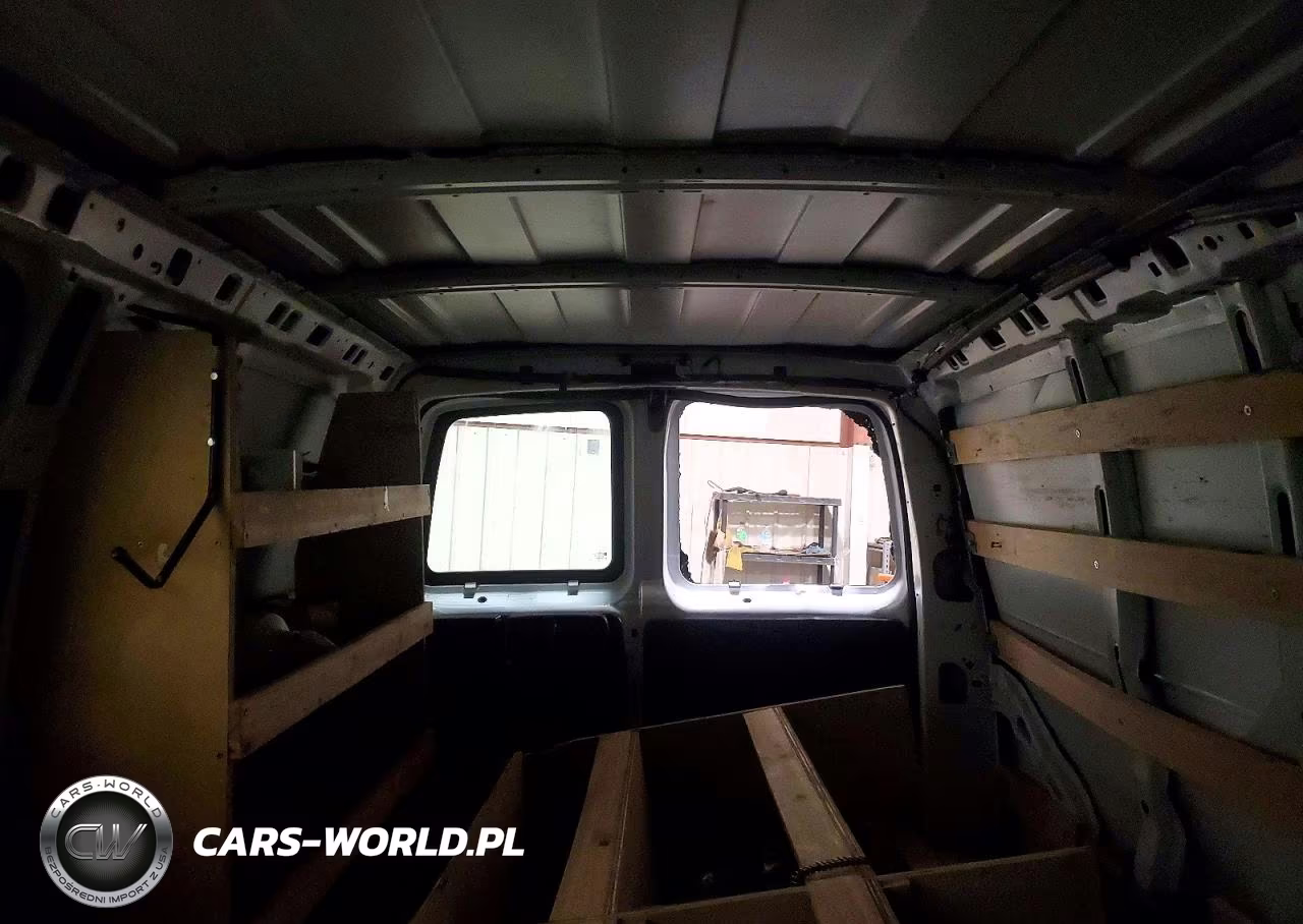 2021 Chevrolet Express G2500 VIN:1GCWGAF73M1241552 - 10