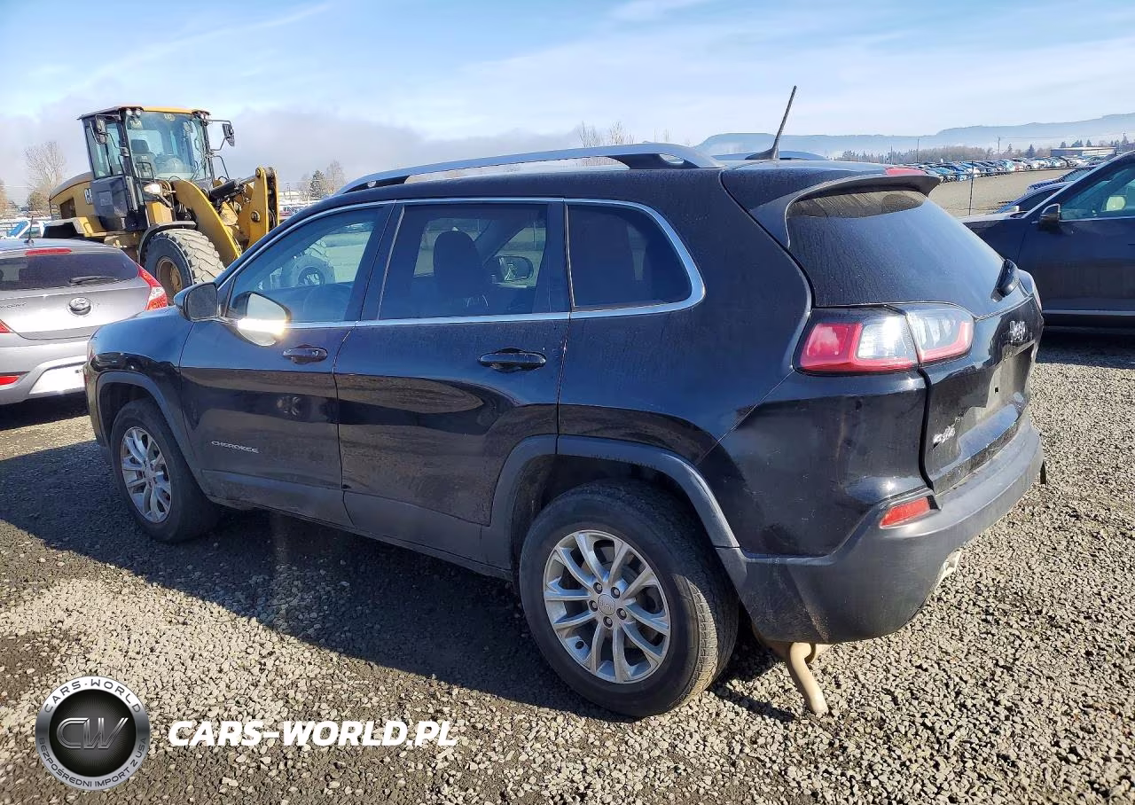 2019 Jeep Cherokee Latitude VIN:1C4PJMCB2KD306371 - 2