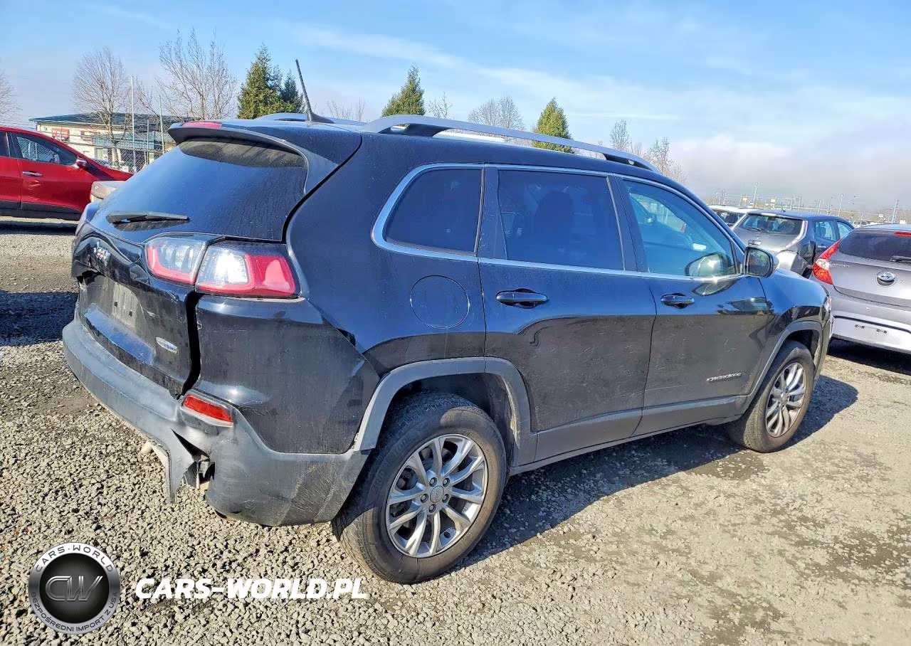 2019 Jeep Cherokee Latitude VIN:1C4PJMCB2KD306371 - 3