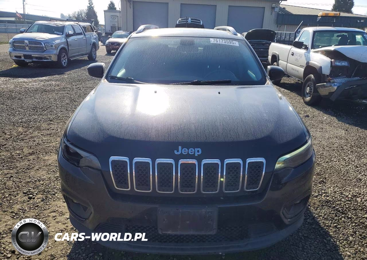 2019 Jeep Cherokee Latitude VIN:1C4PJMCB2KD306371 - 5