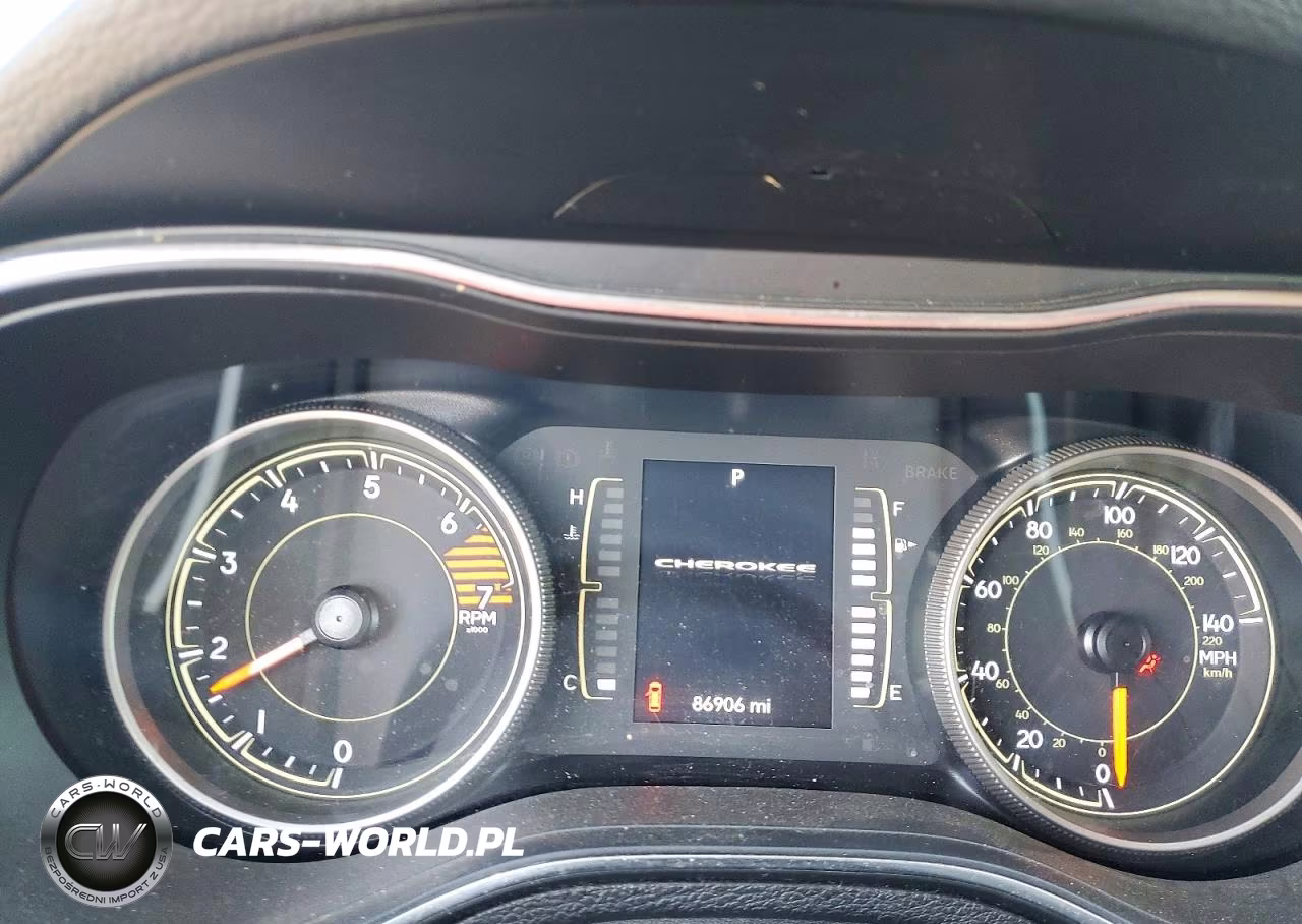 2019 Jeep Cherokee Latitude VIN:1C4PJMCB2KD306371 - 9