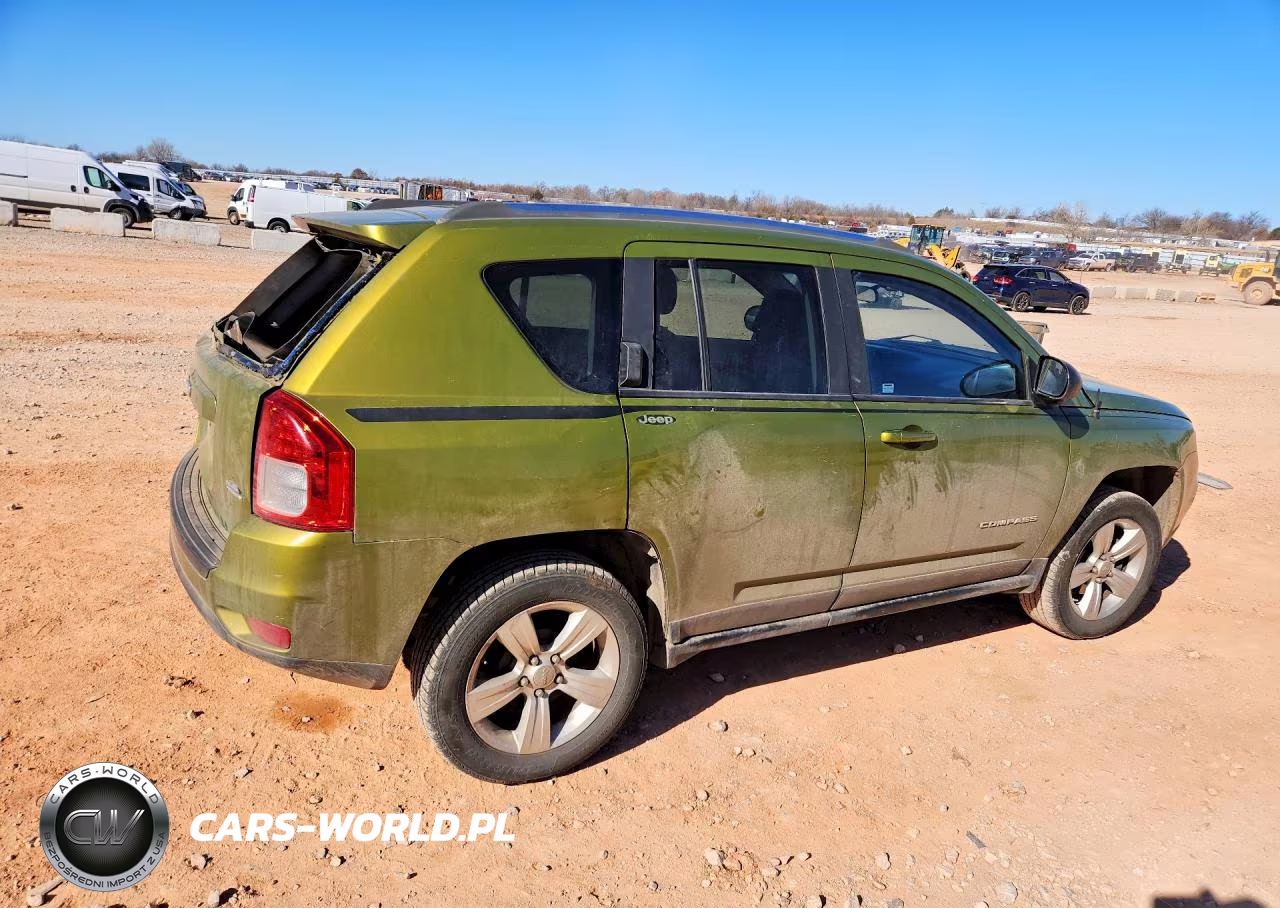 2012 Jeep Compass Latitude VIN:1C4NJCEA9CD622664 - 3
