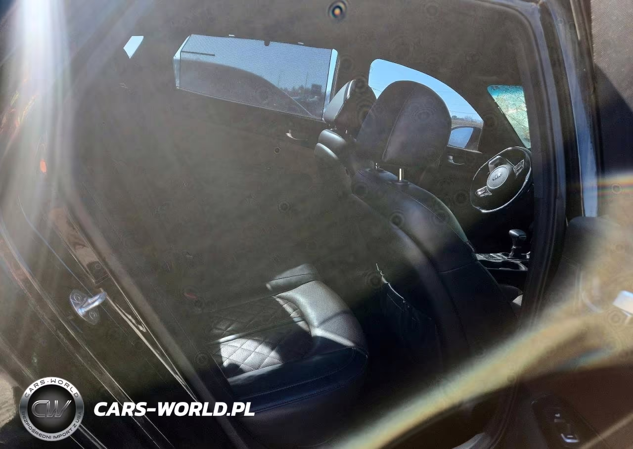 2019 Kia Optima Sxl VIN:5XXGV4L21KG315850 - 10