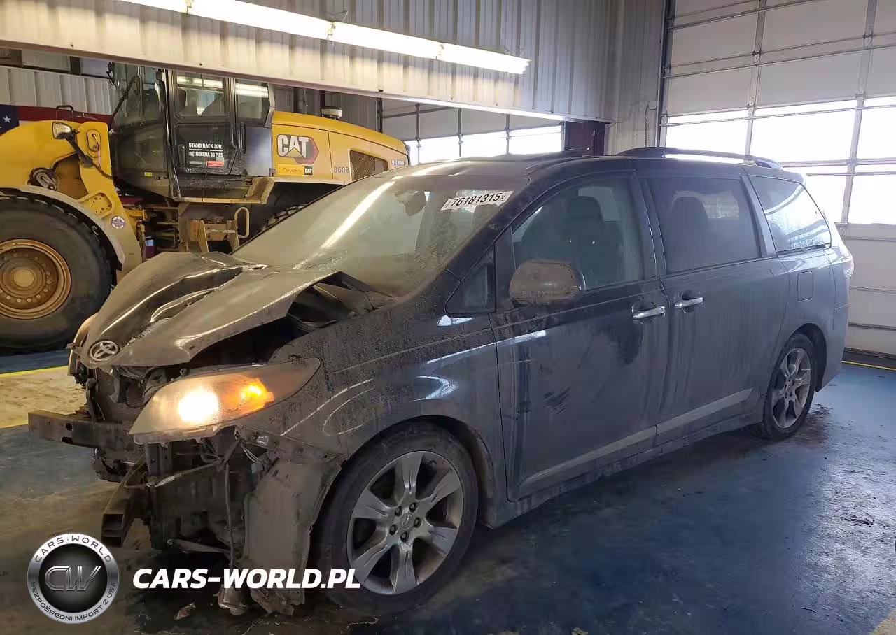 2014 Toyota Sienna Sport
