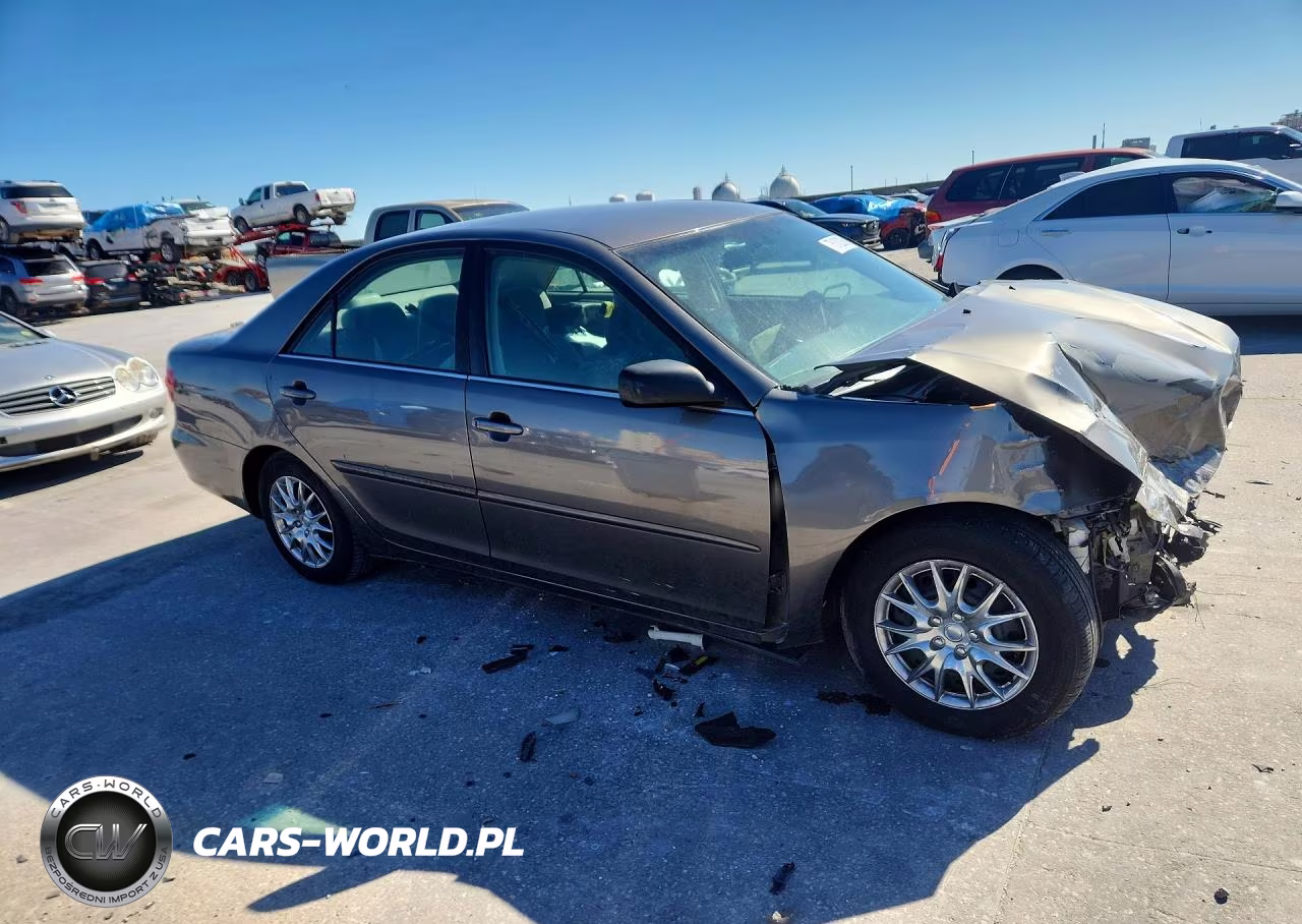 2005 Toyota Camry Le VIN:4T1BE32K35U523650 - 4