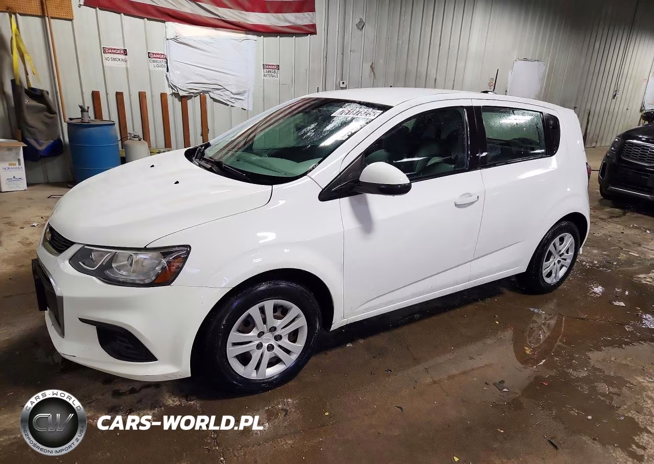 2017 Chevrolet Sonic – zdjęcie 1 z 13