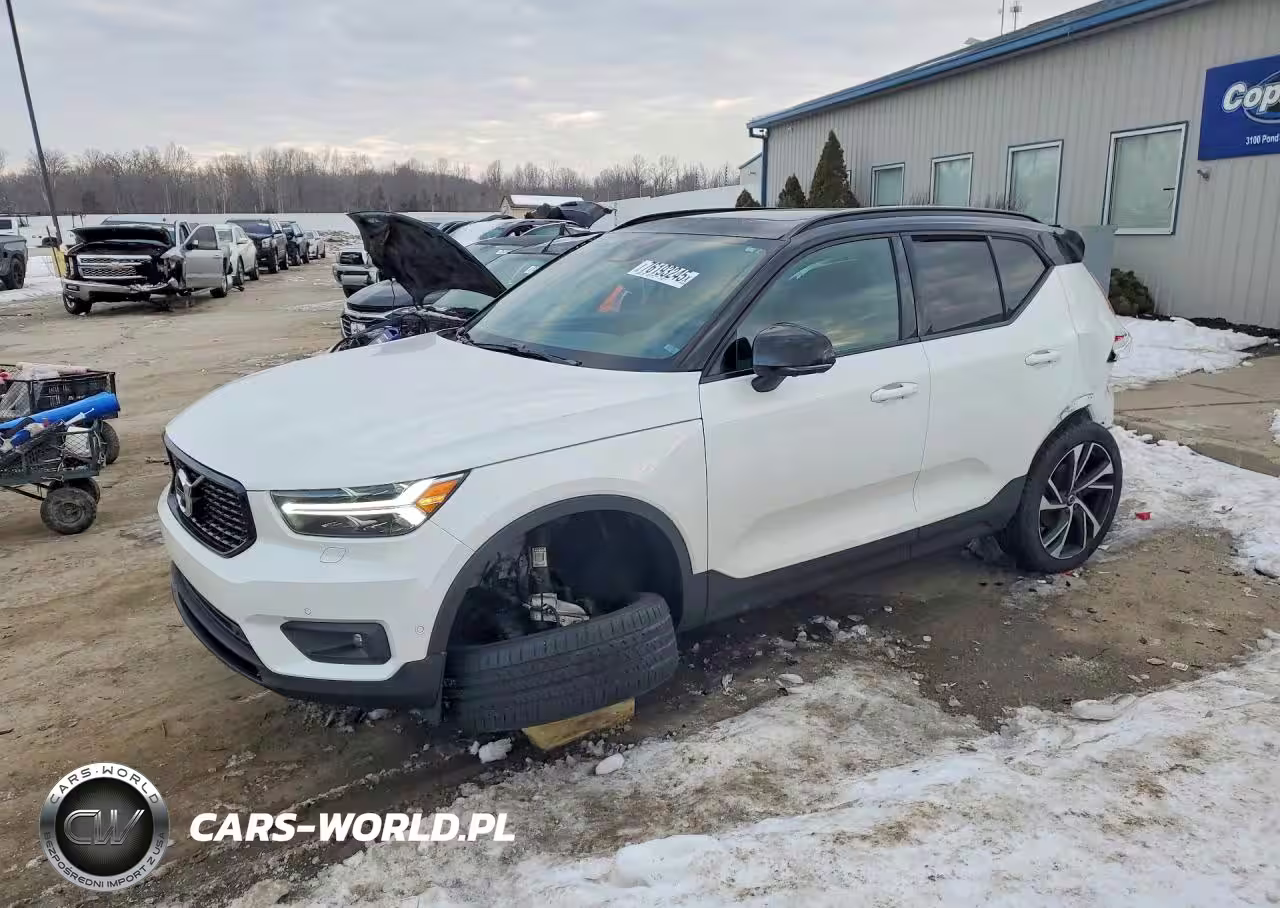 2020 Volvo Xc40 T5 R-Design