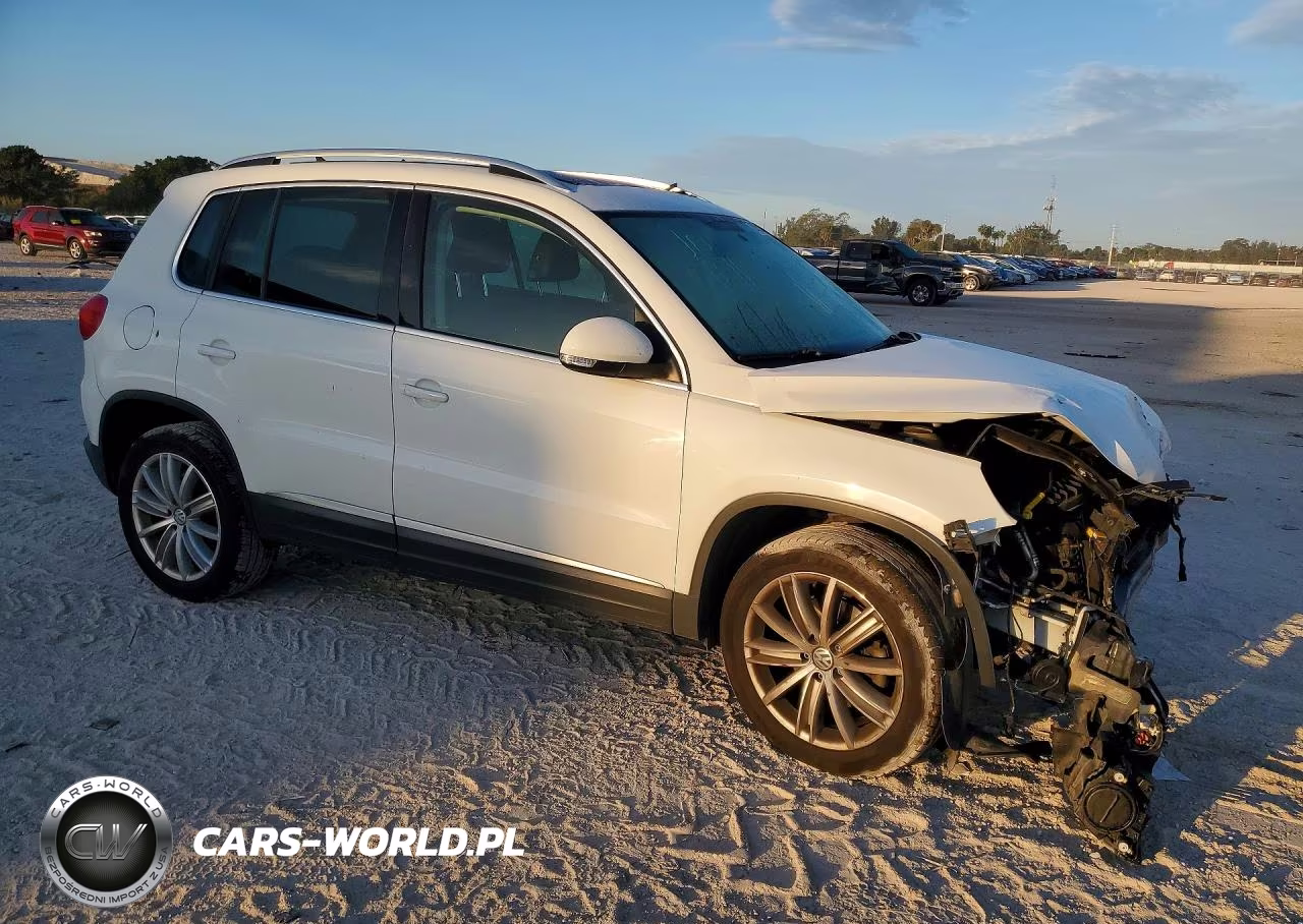 2015 Volkswagen Tiguan S VIN:WVGAV7AX3FW507857 - 4