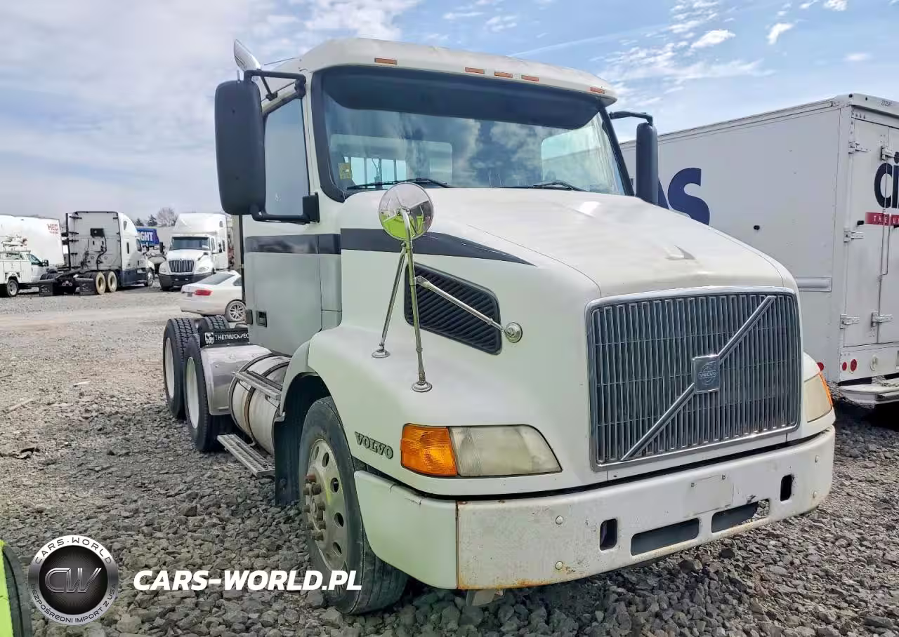 1999 Volvo Vn Semi Truck