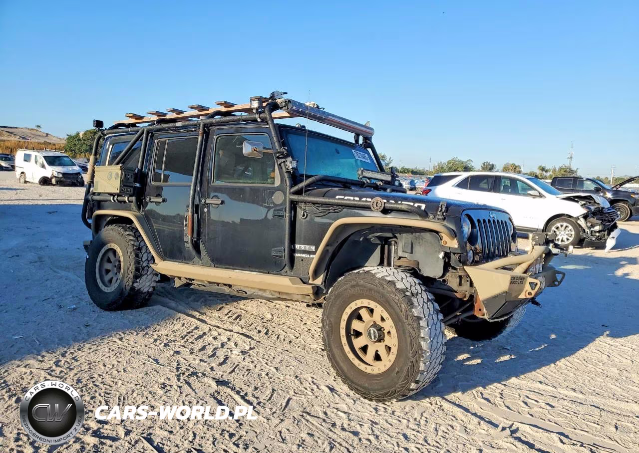 2017 Jeep Wrangler Unlimited Sport VIN:1C4BJWDG9HL639634 - 4