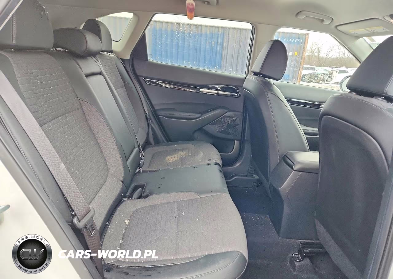2021 Kia Seltos S VIN:KNDEUCAA1M7043536 - 10