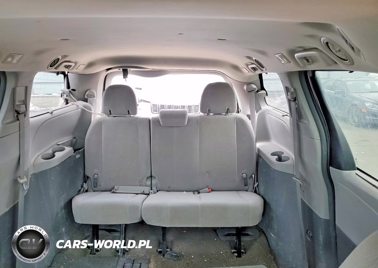 2017 Toyota Sienna Le VIN:5TDKZ3DC9HS802947 - 10