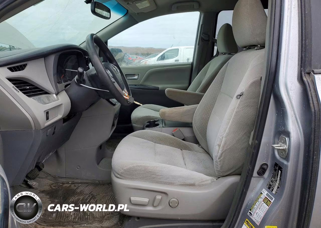2017 Toyota Sienna Le VIN:5TDKZ3DC9HS802947 - 7