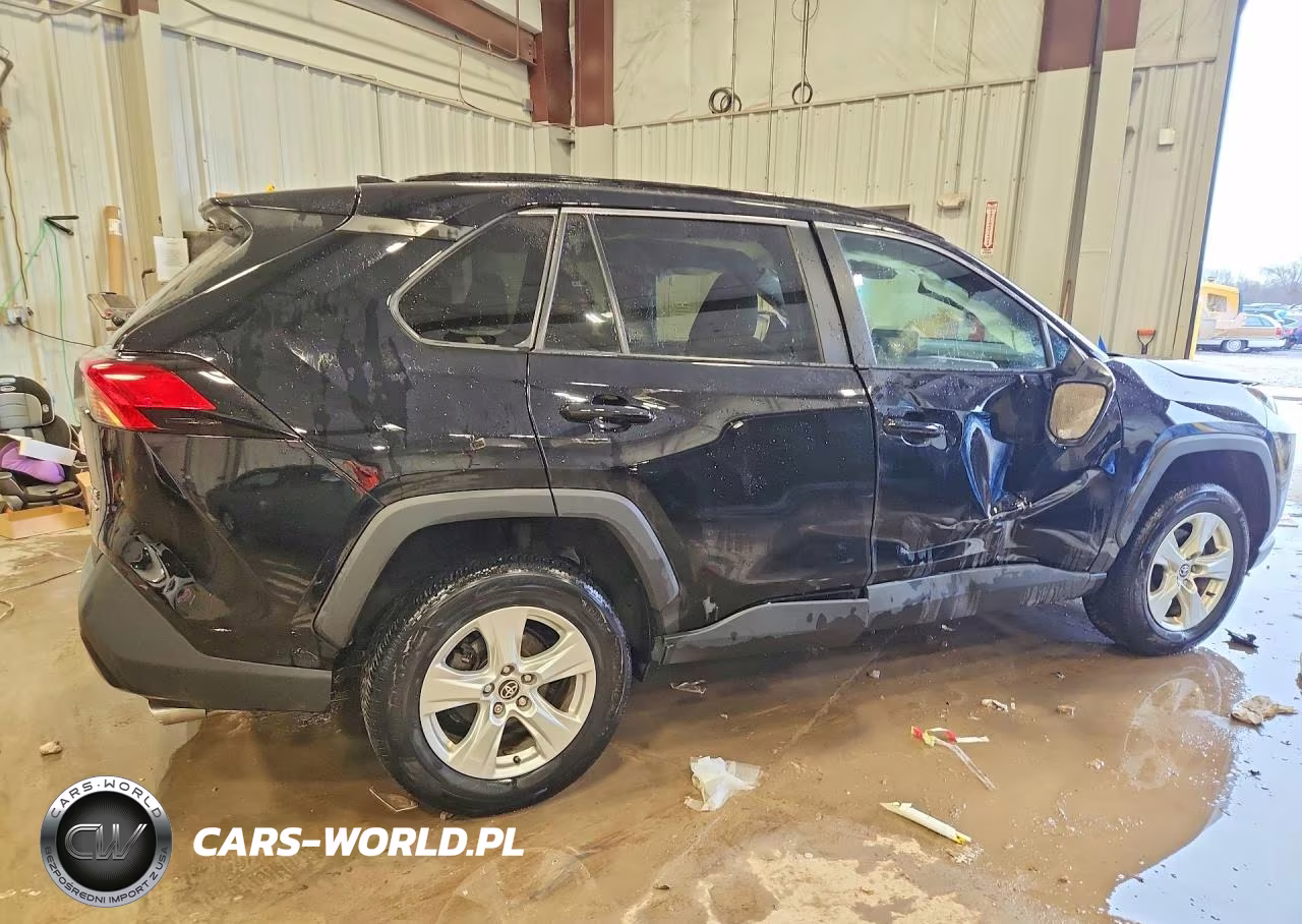 2021 Toyota Rav4 Xle VIN:2T3P1RFV3MW231575 - 3