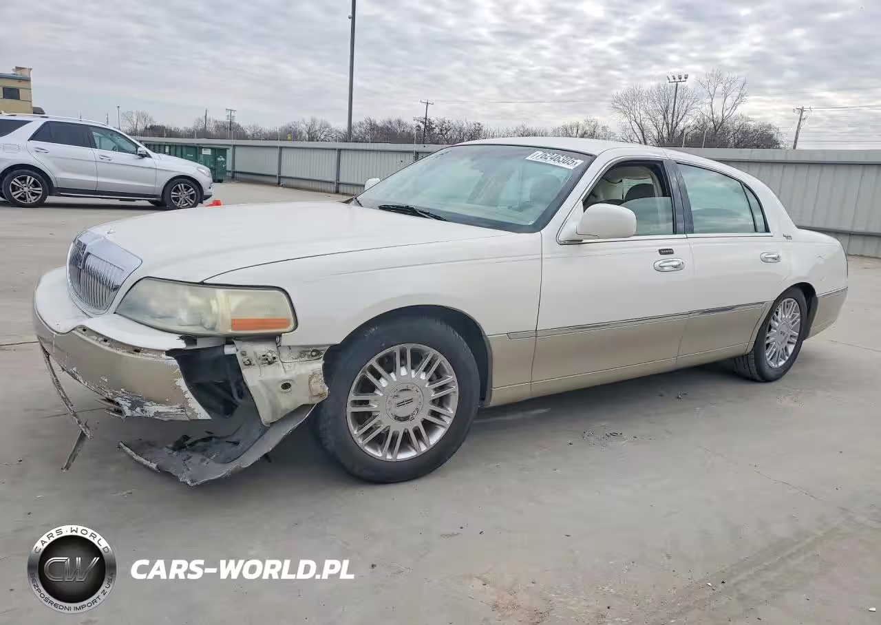 2006 Lincoln Town Car Signature Limited