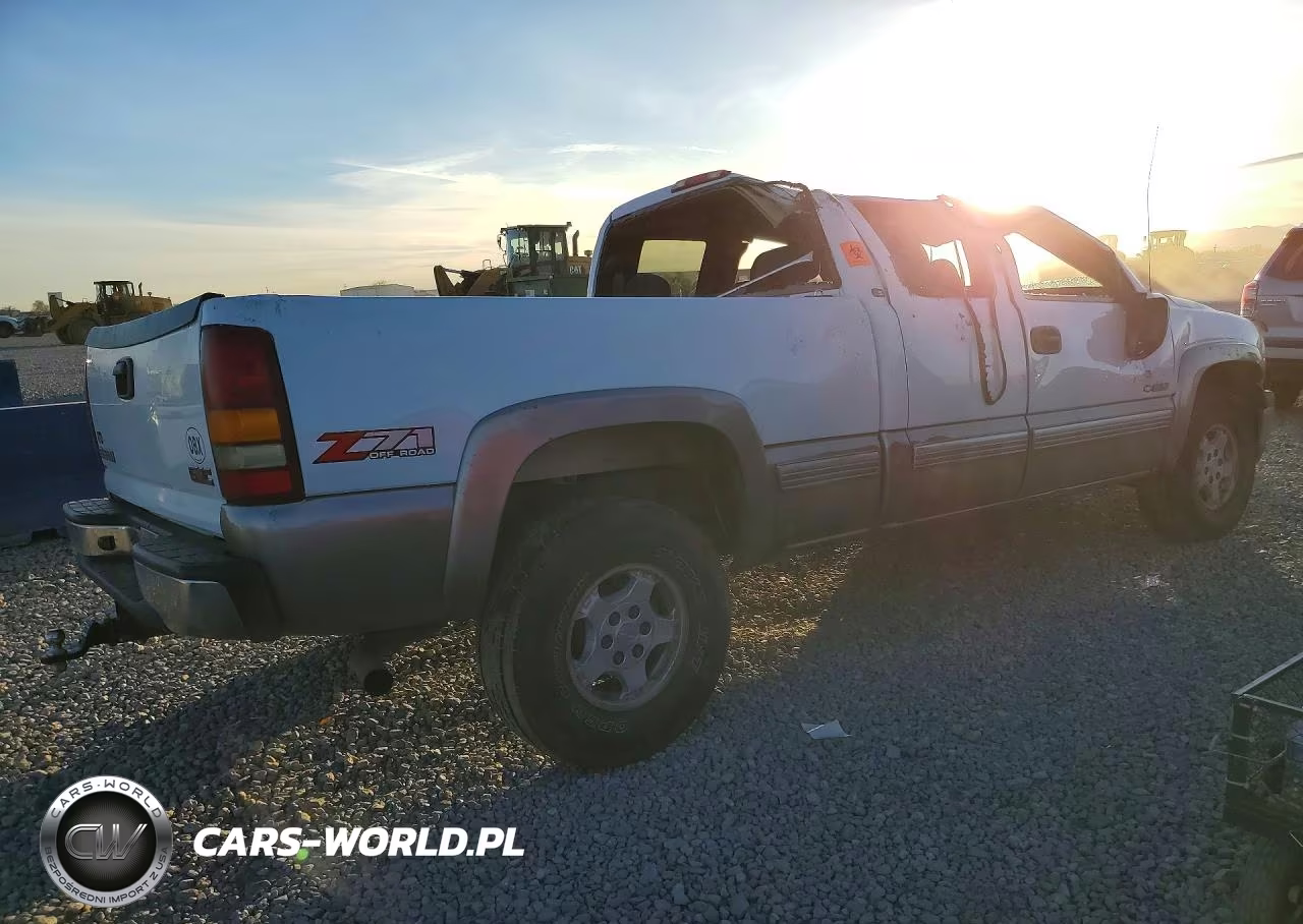 2002 Chevrolet Silverado K1500 VIN:2GCEK19T821313243 - 3