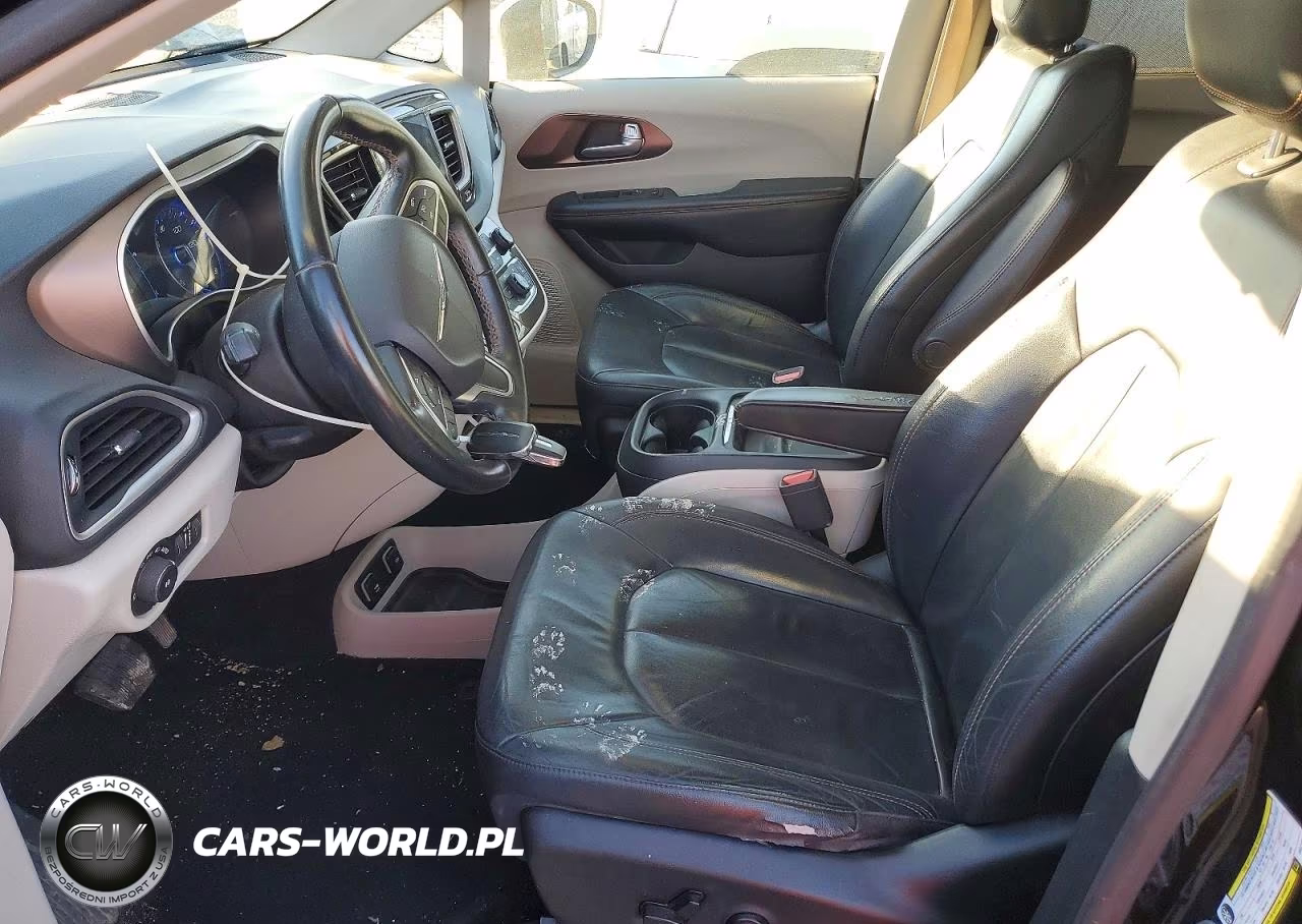 2017 Chrysler Pacifica Touring L VIN:2C4RC1BGXHR571964 - 7