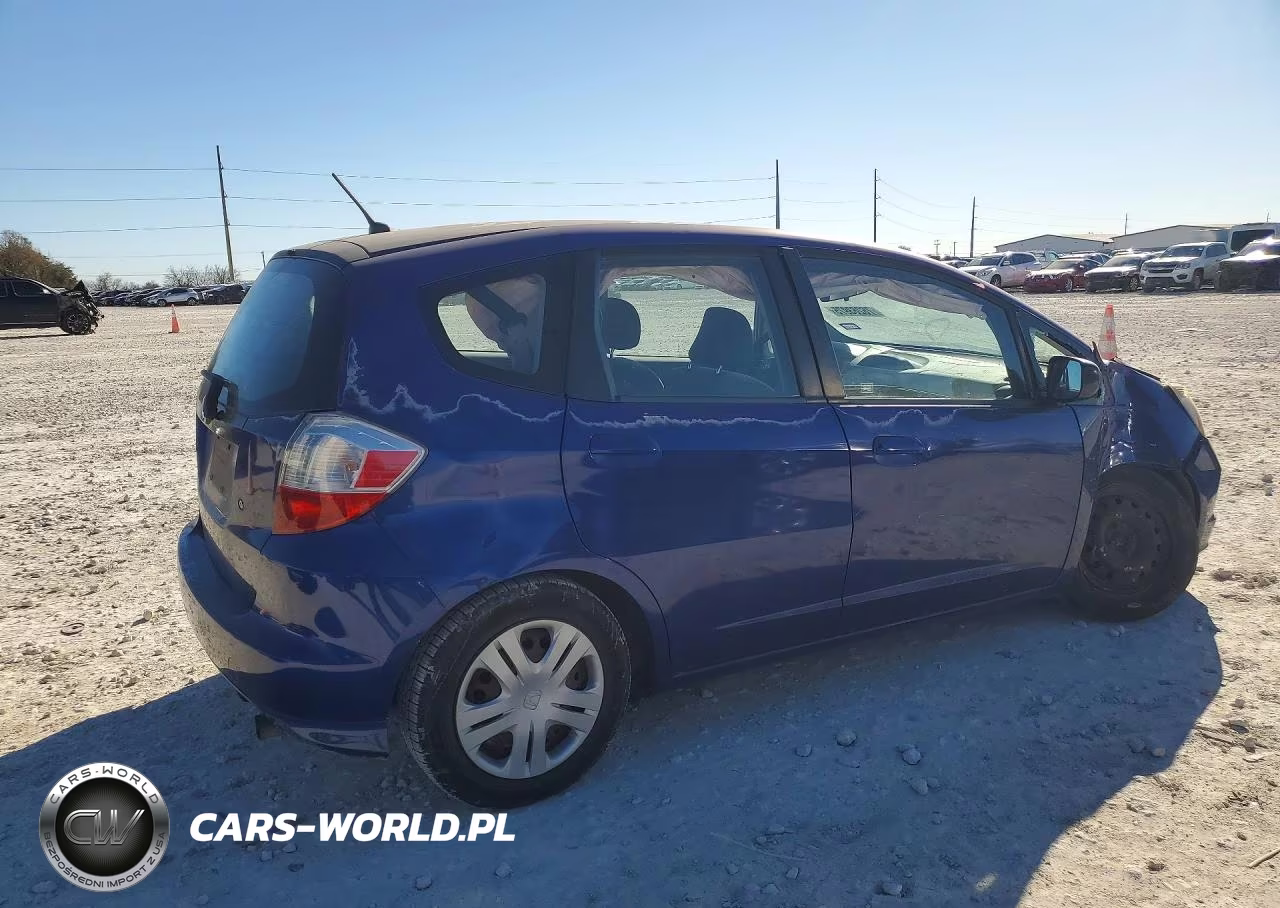 2010 Honda Fit VIN:JHMGE8H25AS008555 - 3
