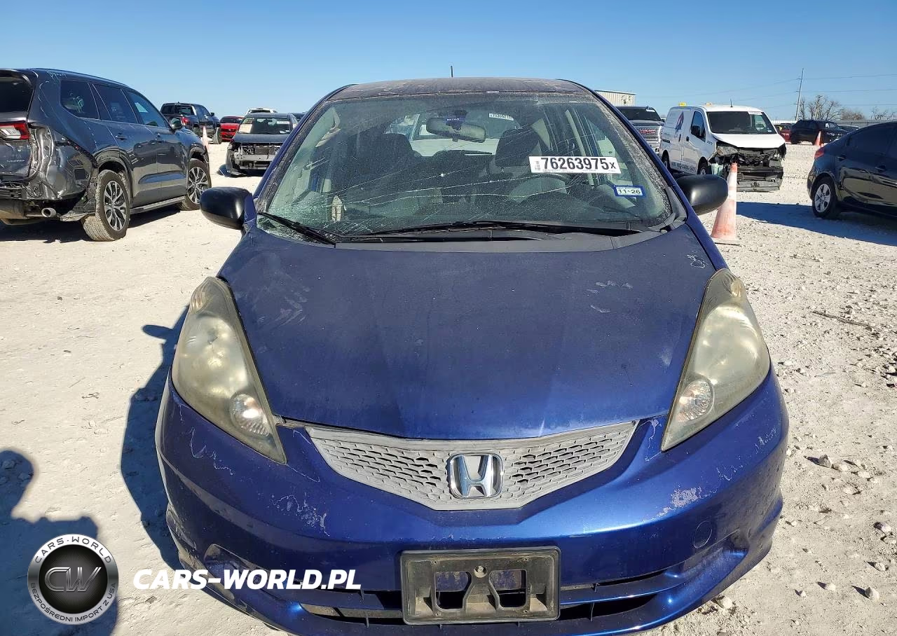2010 Honda Fit VIN:JHMGE8H25AS008555 - 5