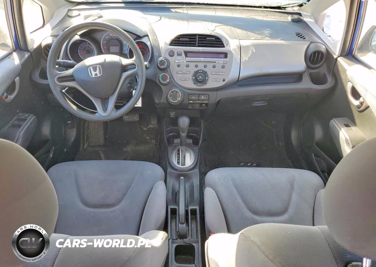 2010 Honda Fit VIN:JHMGE8H25AS008555 - 8