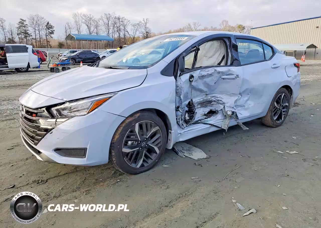 2025 Nissan Versa Sr